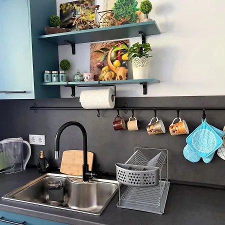 Stylish 2-bedroom In Center - 5m Walk To Metro Station Serdika, Statue -- 1 Fullbath & 1washroom * 索菲亞