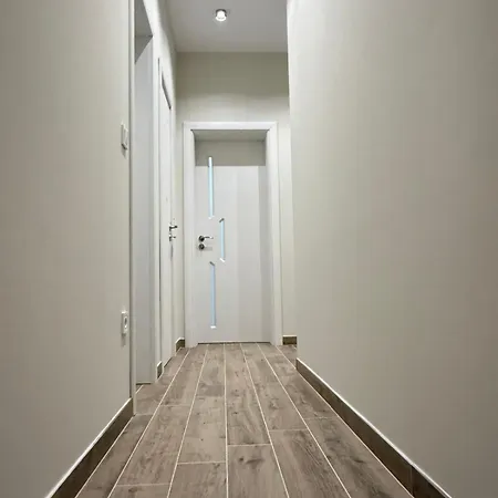 Stylish 2-bedroom In Center - 5m Walk To Metro Station Serdika, Statue -- 1 Fullbath & 1washroom