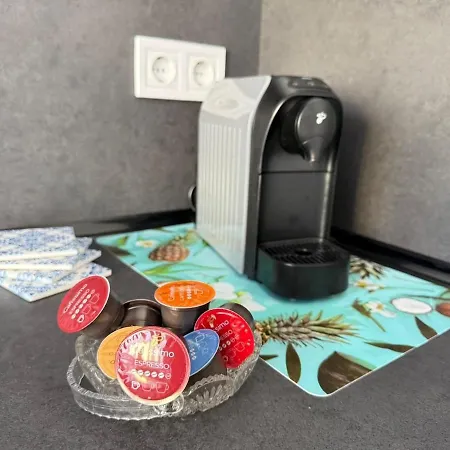 Stylish 2-bedroom In Center - 5m Walk To Metro Station Serdika, Statue -- 1 Fullbath & 1washroom *