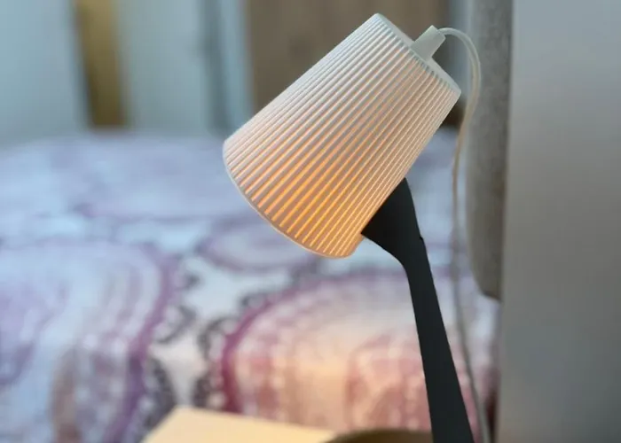 Stylish 2-bedroom In Center - 5m Walk To Metro Station Serdika, Statue -- 1 Fullbath & 1washroom * ソフィア