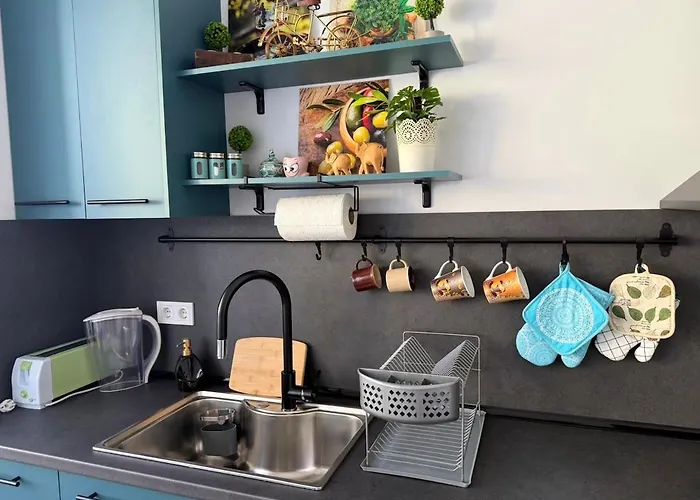 Stylish 2-bedroom In Center - 5m Walk To Metro Station Serdika, Statue -- 1 Fullbath & 1washroom * Sofia