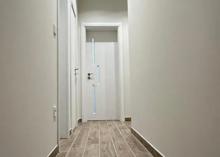 Stylish 2-bedroom In Center - 5m Walk To Metro Station Serdika, Statue -- 1 Fullbath & 1washroom